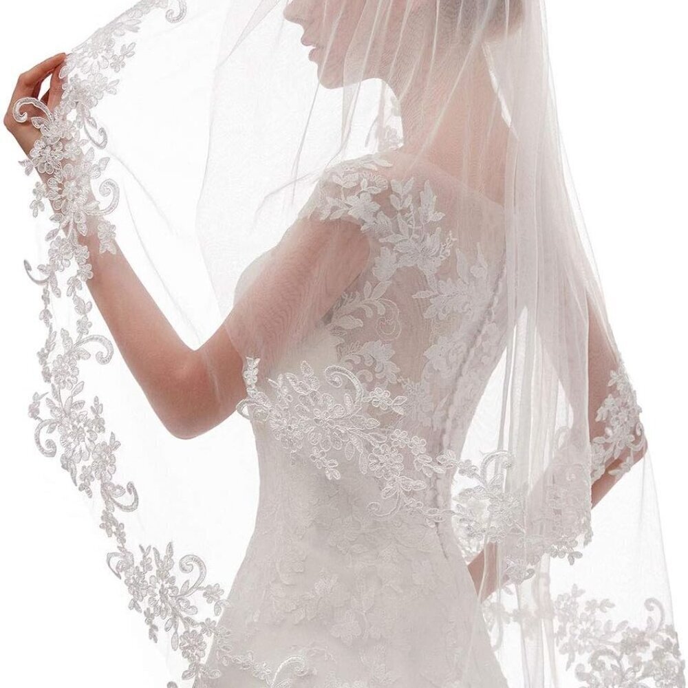 Women's Lace Short 2 Tier Wedding Bridal Veil with Comb Fingertip Length